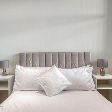 Apartament Cosy 1-Bed By Heathrow Airport Londyn Zewnętrze zdjęcie